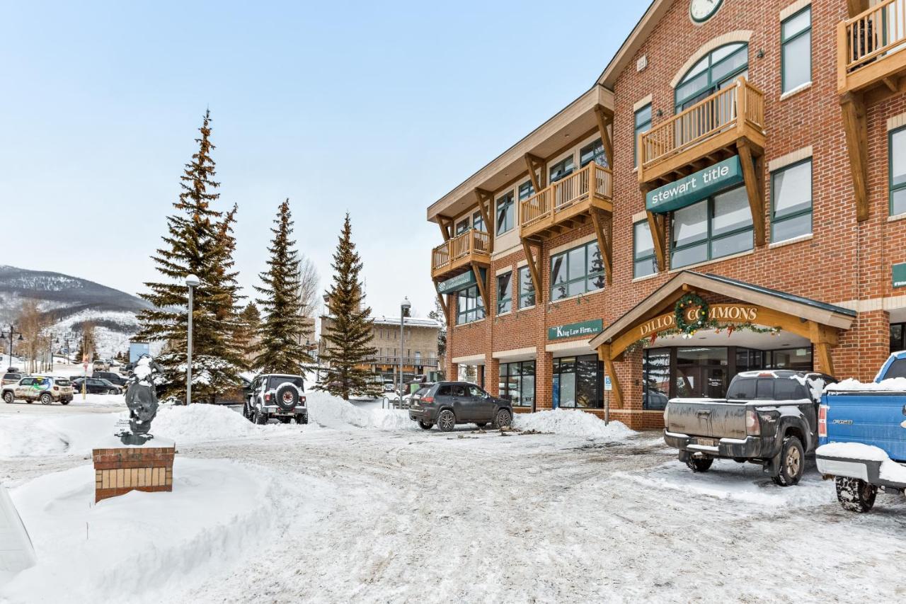 Dillon Commons Hotel Exterior foto